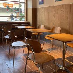 Medieval Style Wooden Cafe Ocean Board Tables and Chairs Industrial Style Dessert Shop Milk Tea Shop Leisure Restaurant Tables and Chairs Commercial