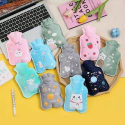 Small Fleece-Lined Hot Water Bottle for Students, Suitable for Menstrual Pain Relief, Water-Filled Warm Water Bag, Stylish Hand Warmer, Ultra-Small Size