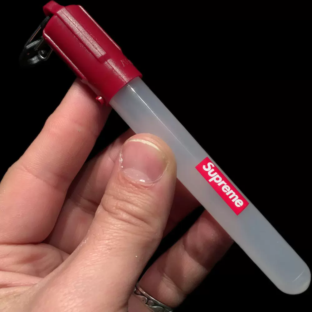 现货CookOff Supreme 18ss 荧光棒挂件钥匙扣18ss隐藏款