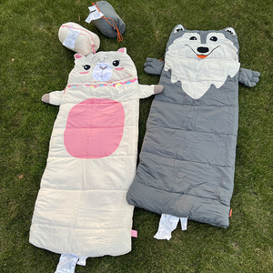 Outside of exit! The quality is great! Outdoor camping children's cartoon warm sleep bag classroom lunch break kick quilt
