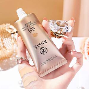
Qishimei Snail Essence Hydrating Concealer BB Cream Lightweight and Fitable Waterproof, Sweatproof, Non-stuck Powder Covering Spots and Marks Liquid Foundation