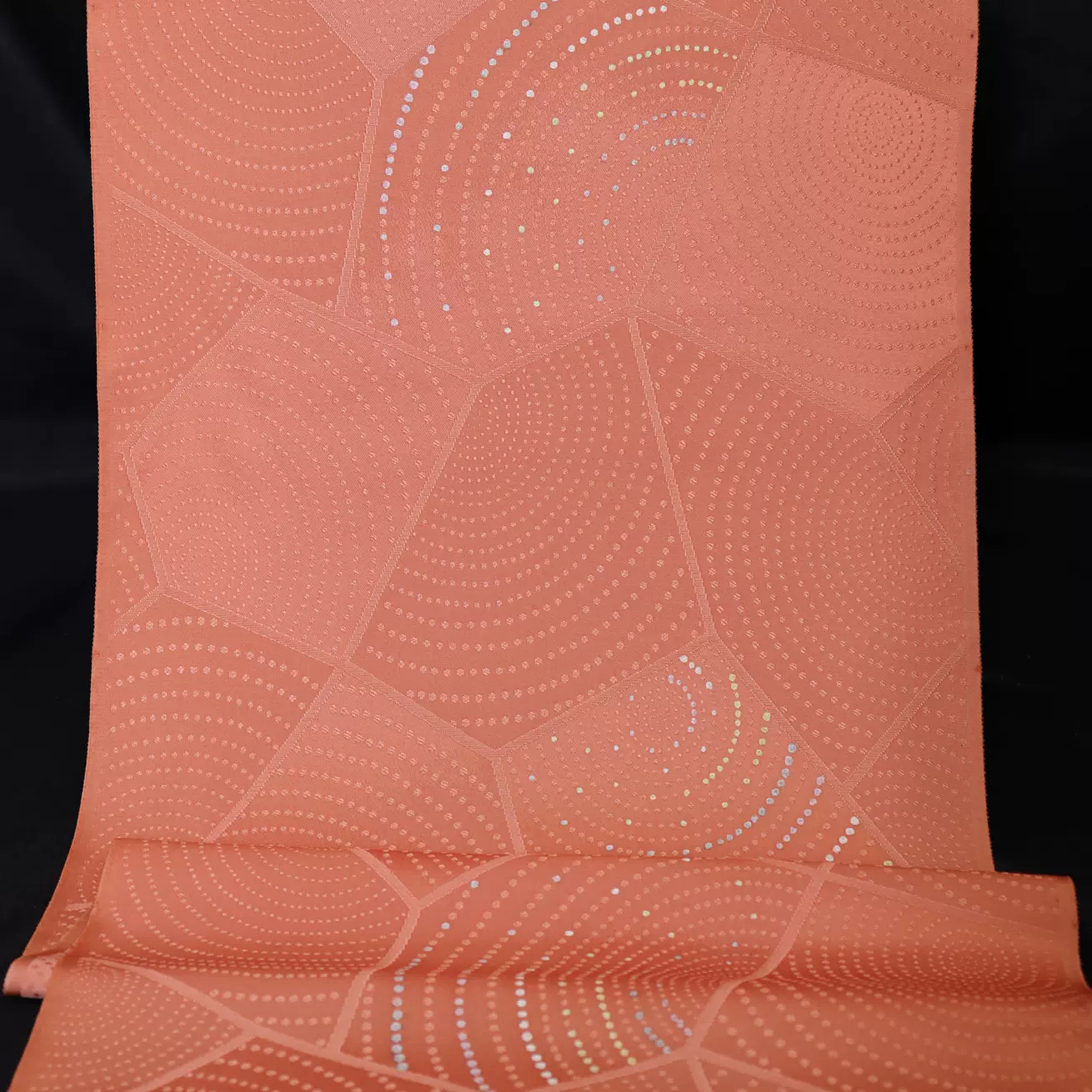 进口正绢旗袍面料真丝可定制浮雕羽尺反物几何彩波点橘粉色