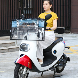Foldable, retractable and quick-detachable awning umbrella for electric vehicle