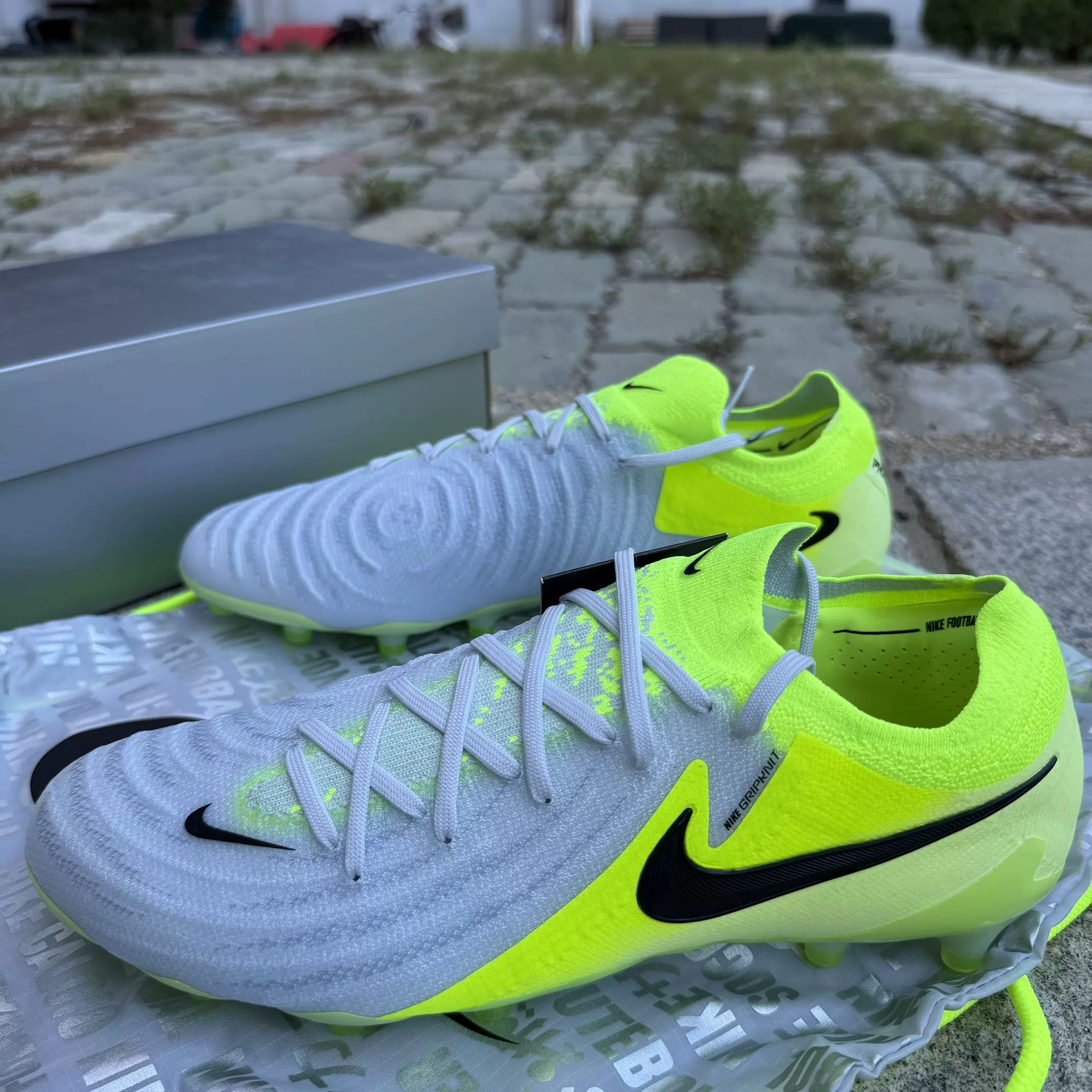 罗升门Nike耐克Phantom GX2 Elite高端FG天然草足球鞋FQ8179-001