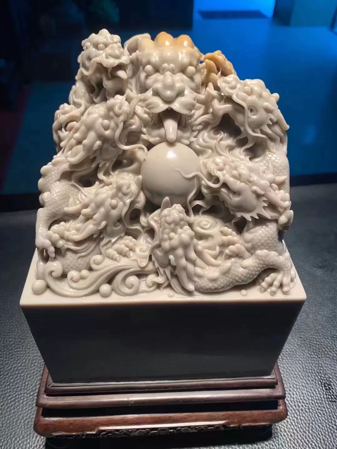 田黄石印章老挝石瑞兽雕件寿山芙蓉结晶体现代风格玉石把件收藏品