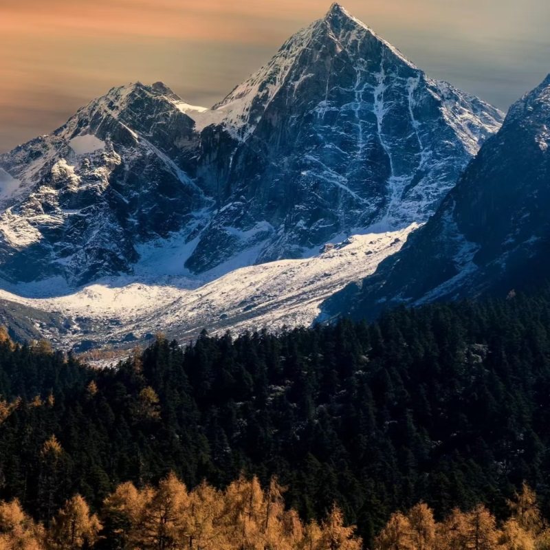 成都出发 九寨沟黄龙毕棚沟达古冰川/都江堰四姑娘山4日游 含门票