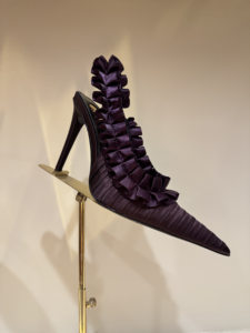 
European and American boots for women Xia Xin retro distressed genuine leather handmade satin silk pointed toe fashion catwalk Paris fashion sandals