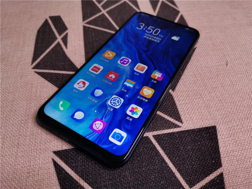 但是它并没有向成本妥协,荣耀9x率先采用了以往只会出现与中高端手机