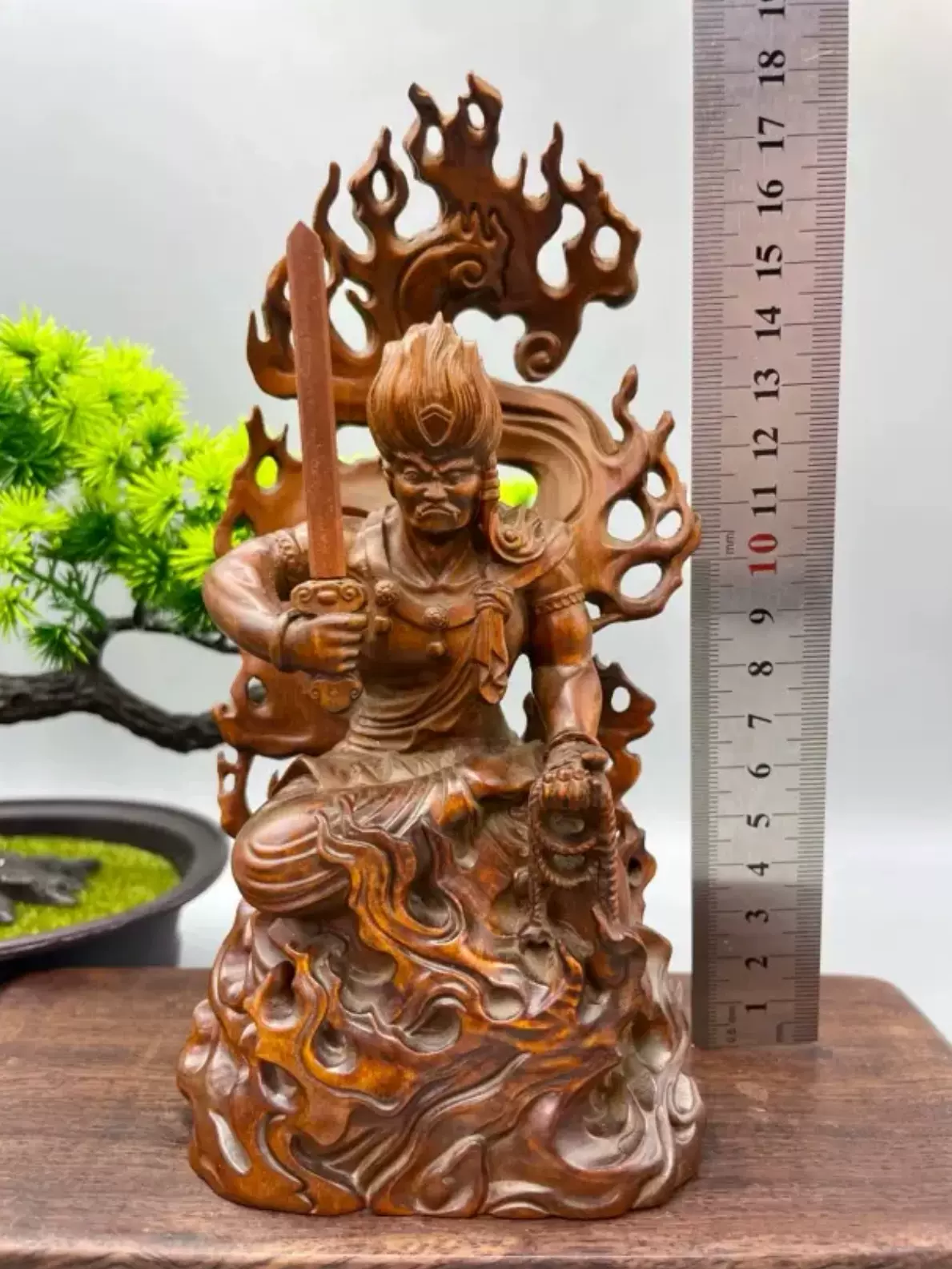 黄杨木 清代 苦行僧 唐物 黄杨木 清代 苦行僧 唐物 黄杨木| 扫地僧取材风化木，造枯寂空灵之景