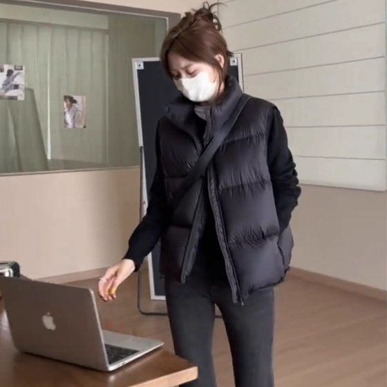 
White duck down vest women's short vest autumn and winter 2025 new model stand-up collar high-end waistcoat outer wear for small people