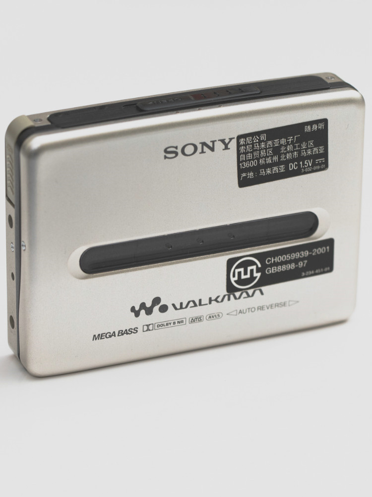 Sony 超薄磁带随身听