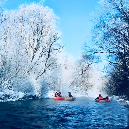 私家团长白山优选滑雪5天 【原始森林蓝景雪见温泉+万达锦华】