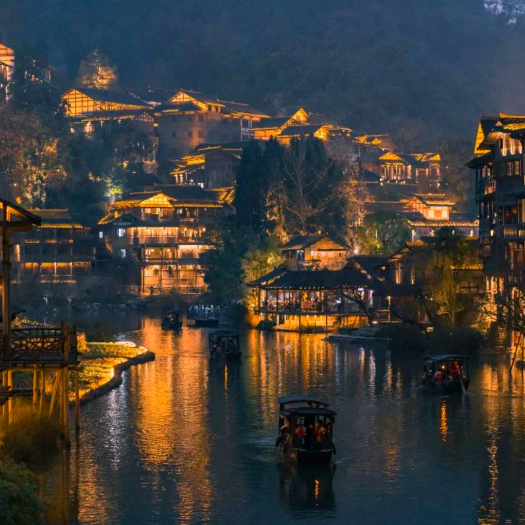 私家团贵州遵义红色亲子6天【十二背后地心探洞+乌江寨苗王】