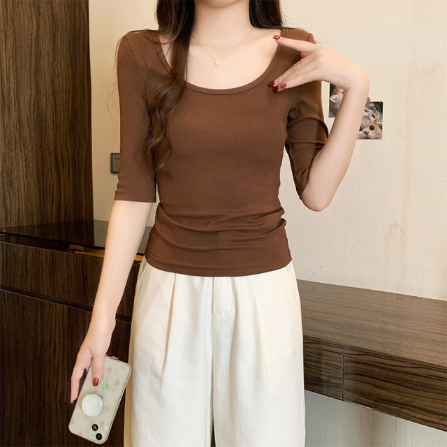 Gray mid -sleeve U -collar bottom shirt female 2024 new spring and autumn slim collar dew back clavicle five -point sleeve top
