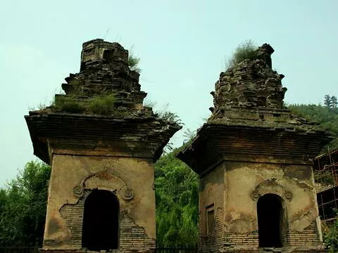 开化寺连理塔图片