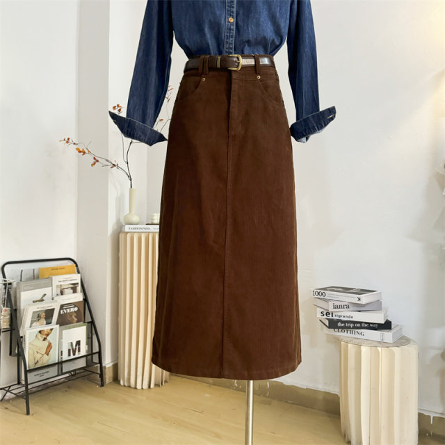 Retro corduroy skirt for women 2024 autumn and winter medium-length high-waist straight skirt for back slit casual temperament skirt