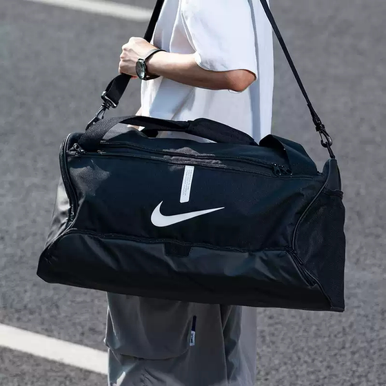 
Large capacity shoulder bag Nike genuine fitness bag men and women crossbody bag training sports bag new luggage bag