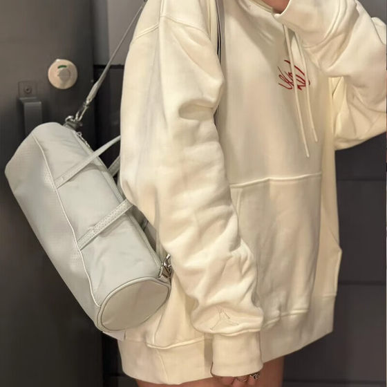 
Nike Shoulder Bag 2025 Spring New Sports Bag Men's and Women's Large Capacity Casual Bag Travel Messenger Bag Gym Bag