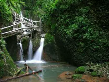 水晶溶洞图片