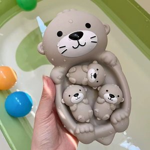 Baby bathing toy otter does not get in water, you can bite floating drama water to play water swimming pool bath baby children and girls