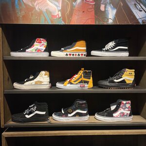 
VANS SK8 HI Black and White Classic High Top Men's and Women's Shoes Plus Velvet Canvas Shoes Skateboard Shoes Broken Code Defects Clearance