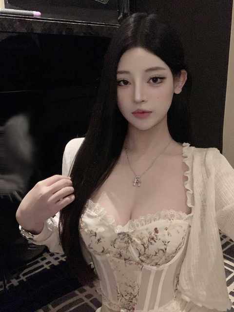 GETADME sexy perspective hot girl pure desire V-neck hollow lace trumpet sleeve slim fit top