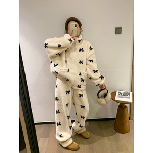 
Love Devil Fish Lounge Suit Women's 2025 Winter New Outer Wear Warm Pajamas and Pajamas Two-piece Set