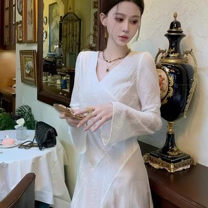 
French temperament celebrity elegant waist-hugging dress for women with new 2025 autumn heavy industry A-line slim long skirt