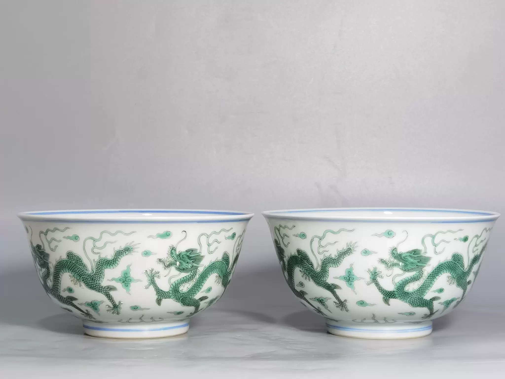 染付 花草山水人物文碗 茶碗 時代箱付 V 7193 明代人物碗