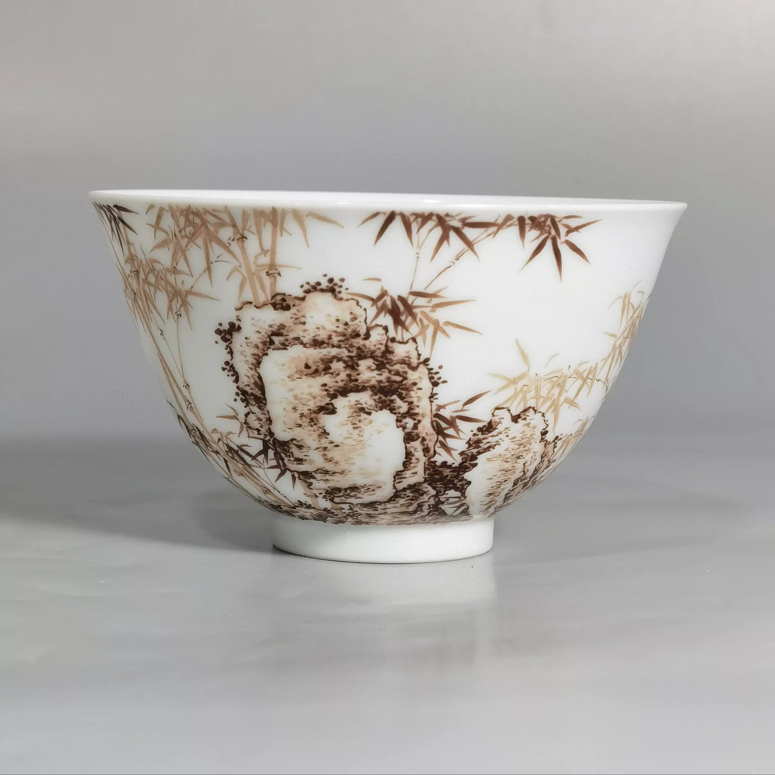域鉴古玩】清雍正·粉彩松鹿花卉纹碟拍卖价格/图片/值多少钱