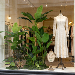 Artificial Banana Tree, Large Floor-Standing Green Plant, Tropical-Style Fake Tree for Balcony Landscaping, Maintenance-Free Trendy Light Luxury Potted Plant