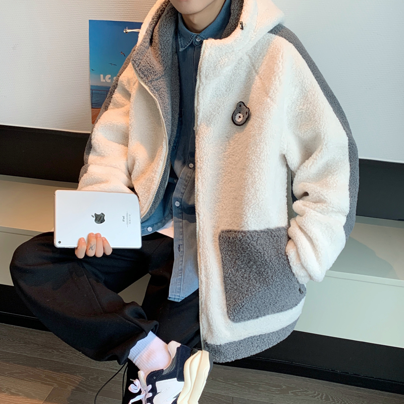 享受冬日暖阳，只需要一件羊羔毛外套 图2