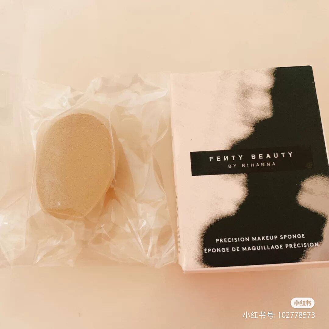 Точечный товар! Граненый спонж Fenty Beauty FB Rihanna Beauty спонж особой формы очень мягкий и не съедает пудру