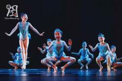 The Ninth Little Lotus Style Swimming and Dance Performance Costumes for Children's Courage Group Stage Dance Performance