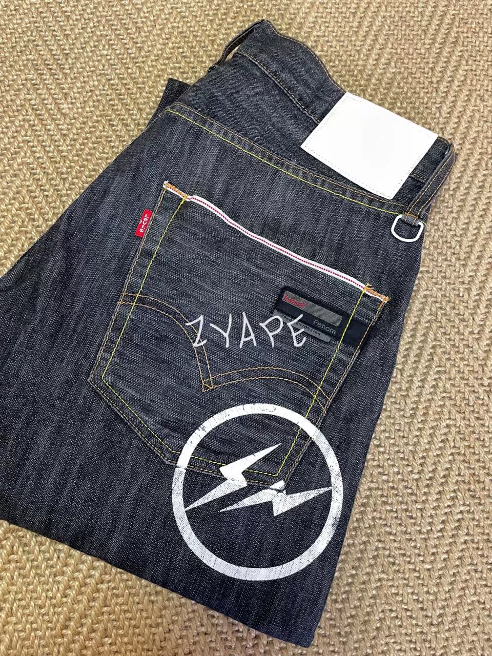 即決 難有 W32 levi