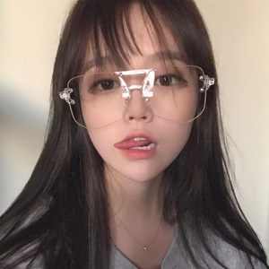 
Korean version of transparent plain mirrors for women without makeup, large frames, Internet celebrity glasses frames, trendy girls with personality, myopia eyes, men's retro