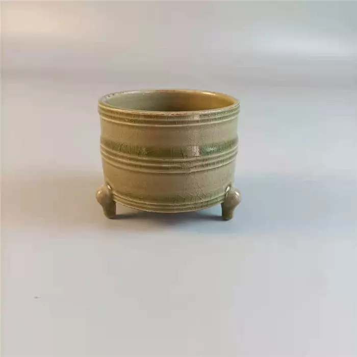 ♥中国　青磁　三足　香炉　骨董　古玩 越窯 青釉 三足 香炉 宋 古玩 中国 古美術 時代物