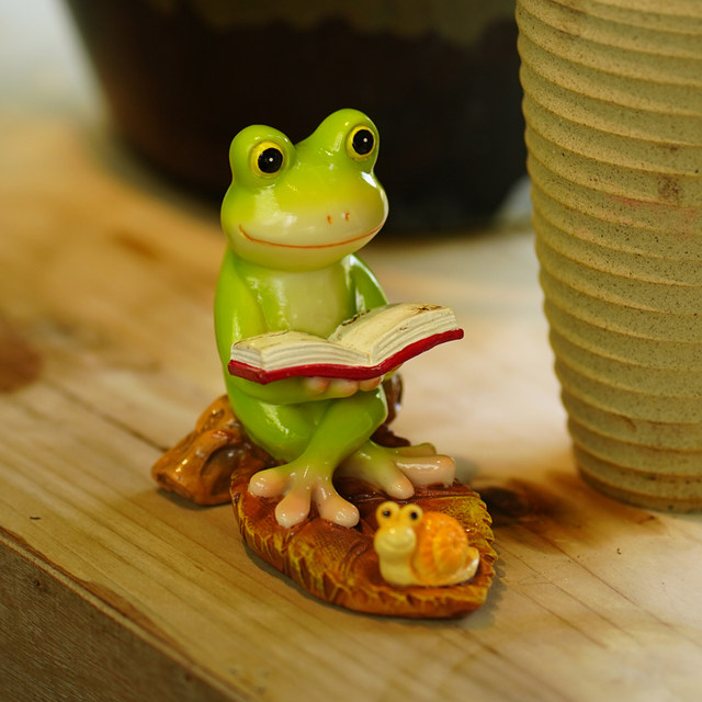 Frog mobile phone bracket Creative home cute animal small swing living room office desktop lazy chasing artifact
