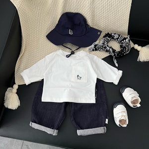 
Boys tops in autumn white long-sleeved T-shirts for babies and toddlers versatile base shirts T-shirts trendy