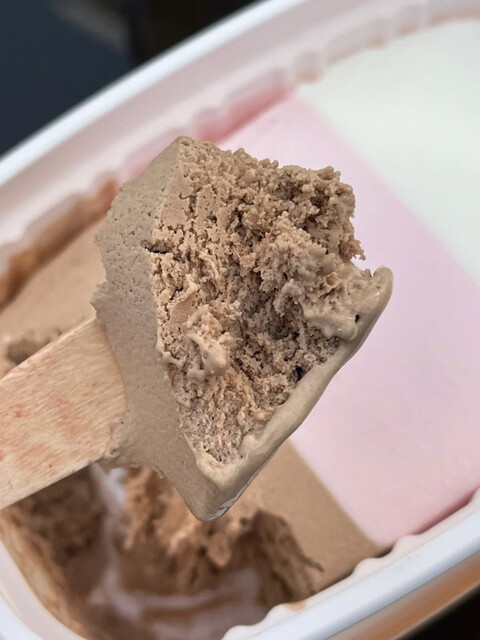Yili Three -Color Summer Ice Cup San color cup ice cream ice cream vanilla strawberry chocolate small cup installation ice cream