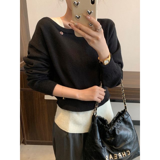 Sweater for women in autumn and winter 2025 new Korean style outfit lazy style off-shoulder sweater vest layered top two-piece set