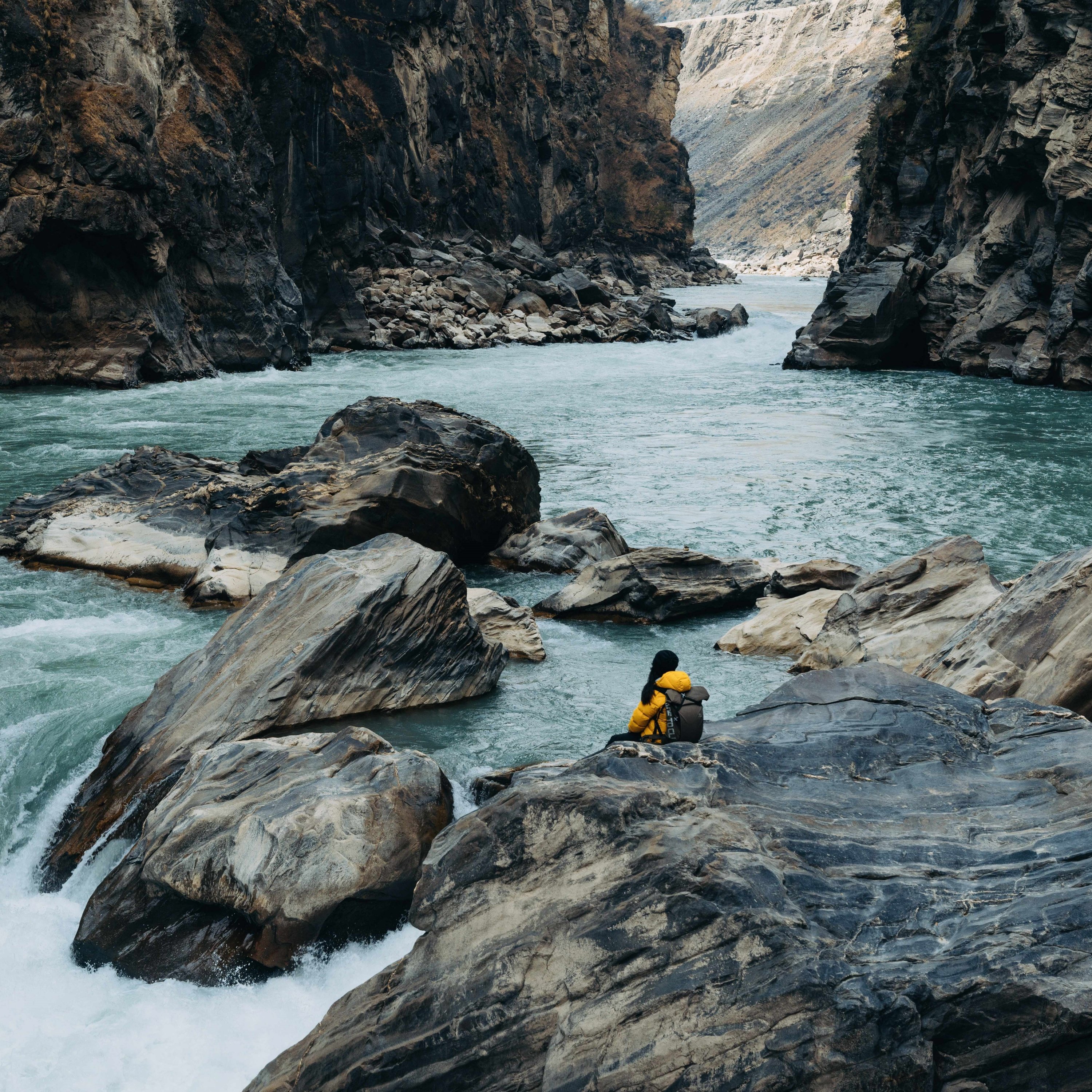 8人小团虎跳峡高路徒步2天1晚游云南丽江香格里拉户外向导赠晚餐