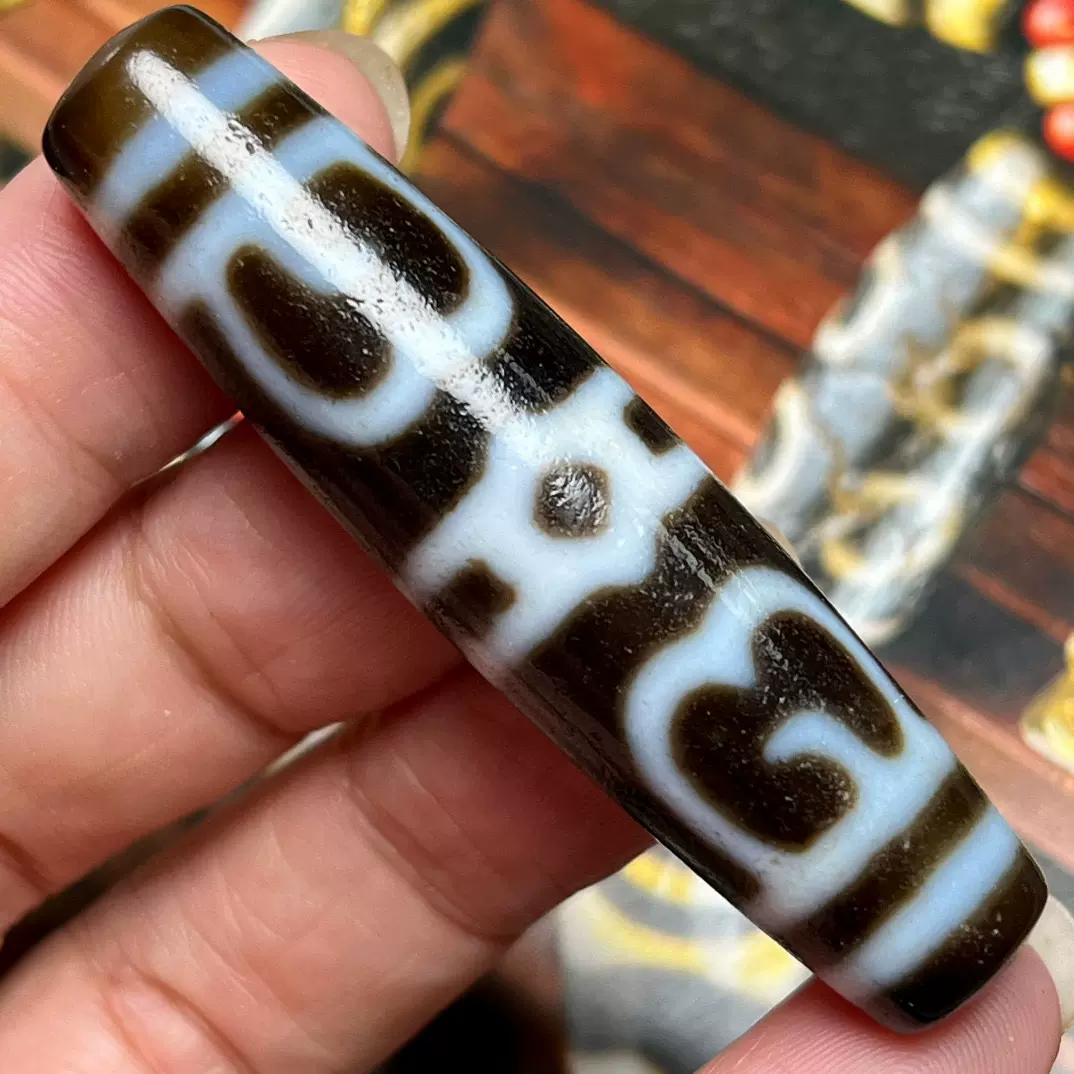 藏传老玛瑙满风化莲师法帽宝瓶三眼天珠老矿玉髓佛珠项链挂件 