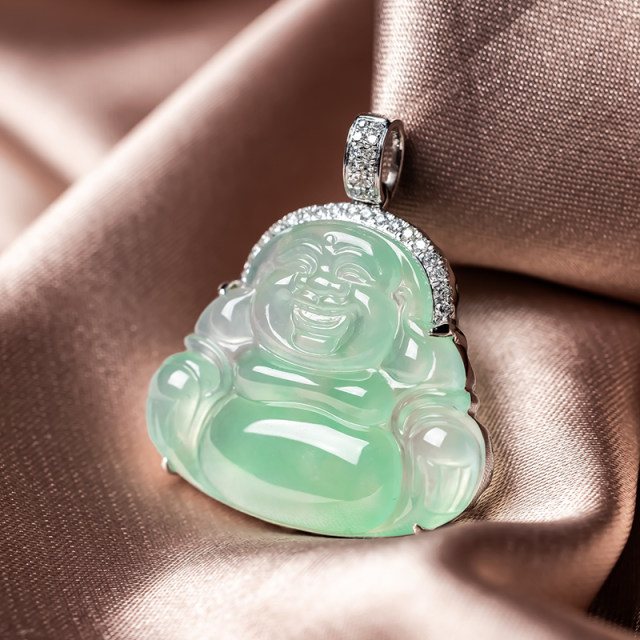 Natural jade a-grade ice species Laokeng sunny green 18K gold Maitreya Buddha jade pendant Burmese female model Buddha pendant