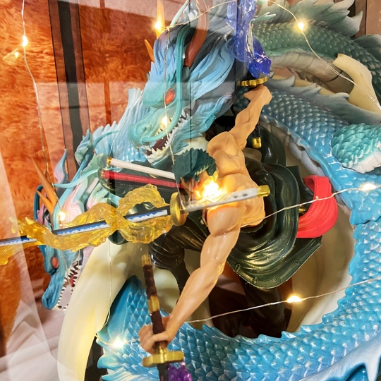 ワンピース 龍のフィギュア 約30cm ゾロフィギュア - ワンピース 三竜サウロン アニメ像 - 30cm