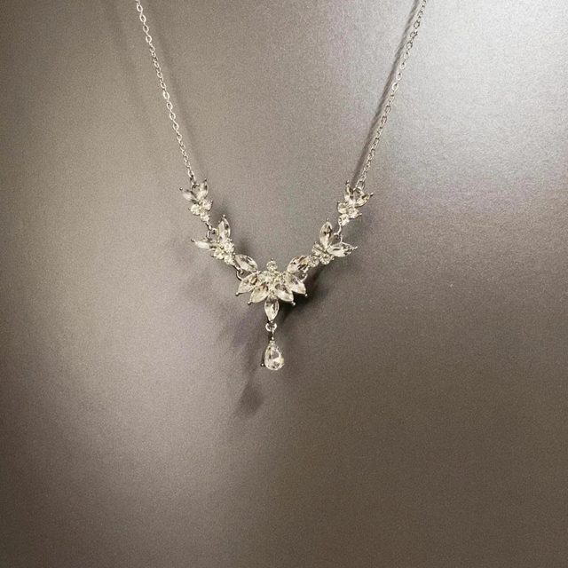 
Vintage Crystal snowflake necklace