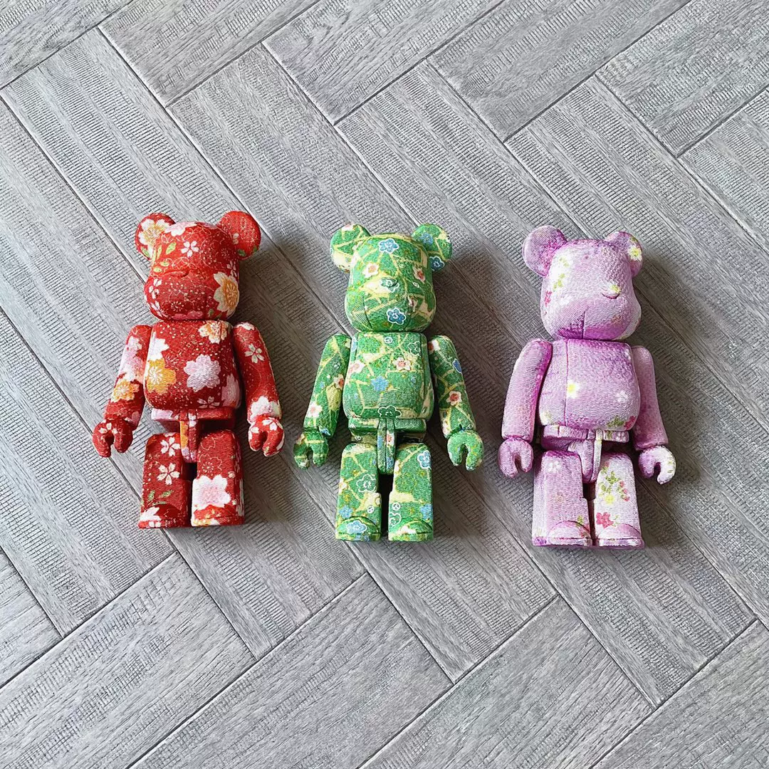 Bearbrick 木目込み柿沼人形和服花卉熊红色绿色紫色