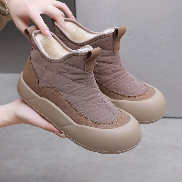 Winter velvet snow boots for women 2024 new sheep wool warm mother's shoes down cloth waterproof fashionable short boots