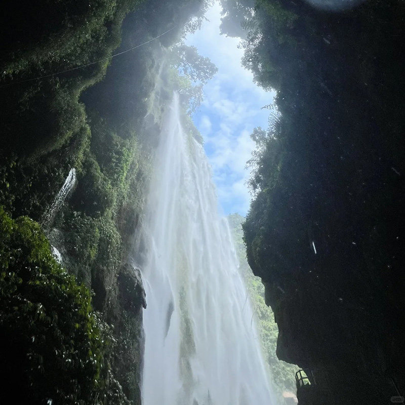 私家团广西南宁崇左纯玩3天2晚德天瀑布 古龙山+明仕田园峒那屿湾