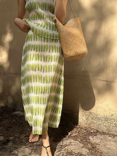 BLUE Y Summer New Pleated Temperature Printed Large Sleeve Mid-length Skirt Green Black and White Commuter